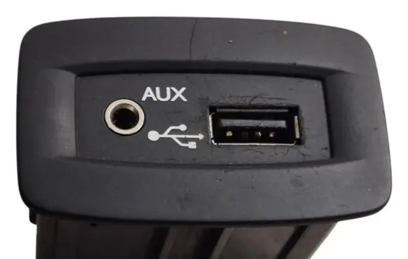 Renault Scenic III - Grand scenic III AUX in-socket connector 280230006R