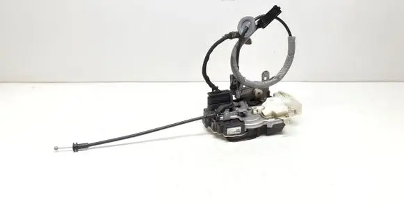 Volvo V40 Front door lock 31301426
