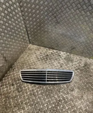 Mercedes-Benz S W220 Quarter panel pressure vent A2208800383 2208800383