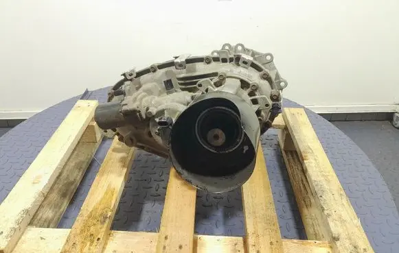 Nissan King Cab, Navara Gearbox transfer box case 4JA1C