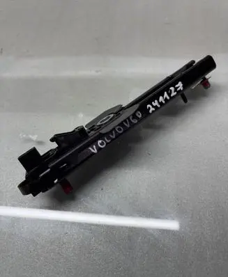 Volvo V60 Seat belt adjustment rail 31332261