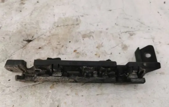 Renault Laguna III Headlight/headlamp mounting bracket 622210005R