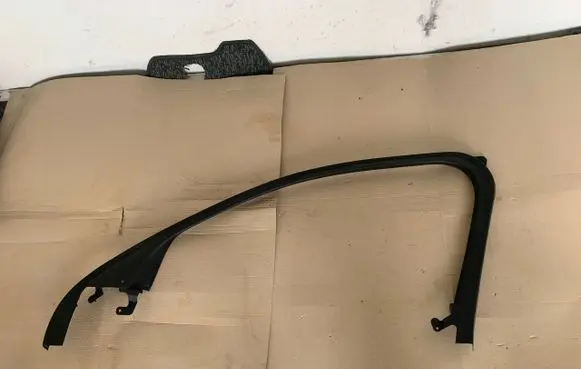 Ford Mustang V Front door glass trim molding 