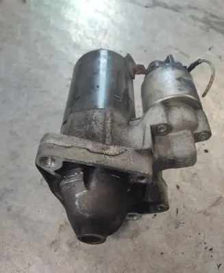 Renault Captur Starter motor 233001073R 0001136008