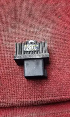 Renault Megane II Glow plug pre-heat relay 7700115078