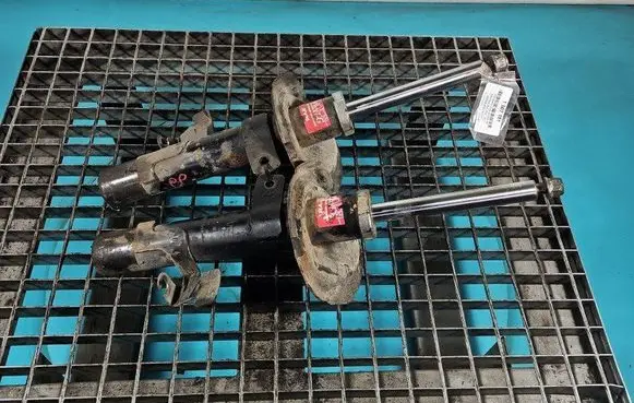 Front shock absorber/damper