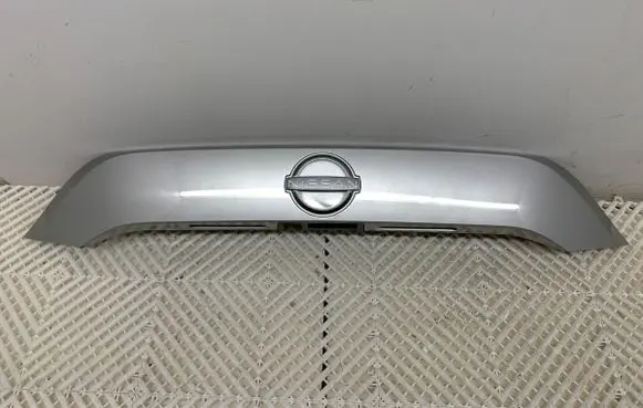 Nissan Juke II F16 Trunk door license plate light bar 908106PA0A