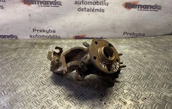 Volkswagen Golf Plus Front wheel hub