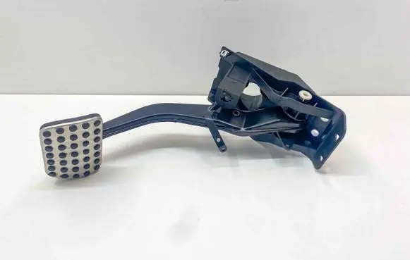 Mercedes-Benz SL R230 Brake pedal 2202901119 A2202901119