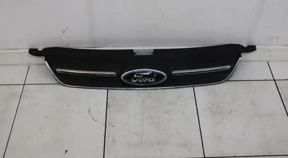 Ford C-MAX II Front bumper upper radiator grill AM51R8200C