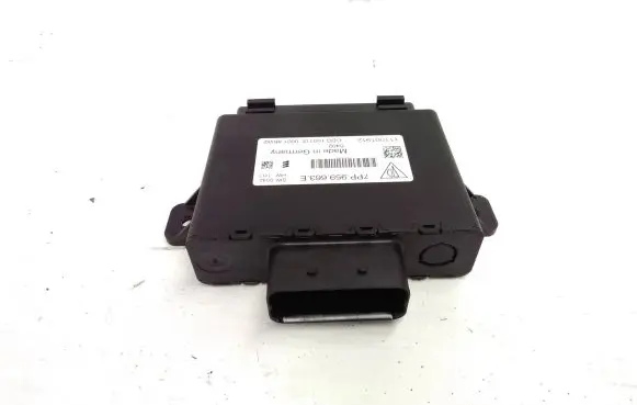 Volkswagen Touareg II Voltage converter/converter module 7PP959663E