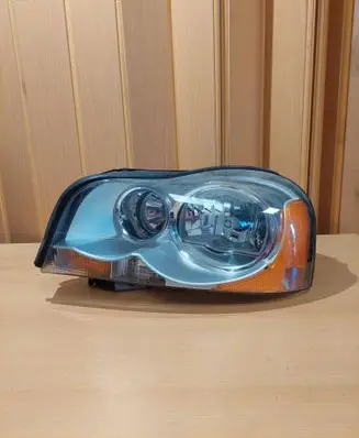 Volvo XC90 Headlight/headlamp 89902380