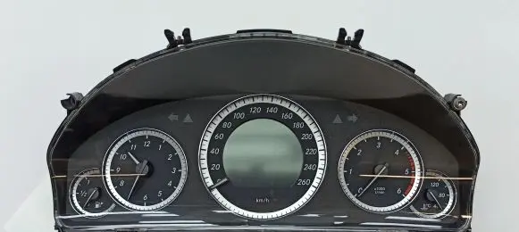 Mercedes-Benz E W212 Speedometer (instrument cluster) A2125408747 A2C53279093 A2C53244900