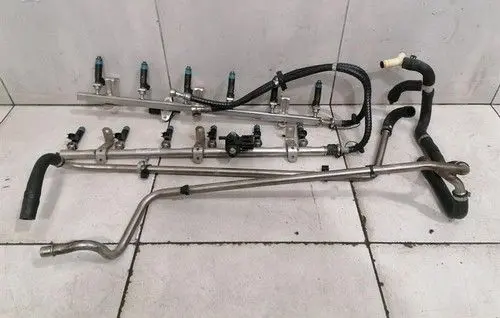 Aston Martin Virage Fuel injector supply line/pipe 4G4E9S441CA