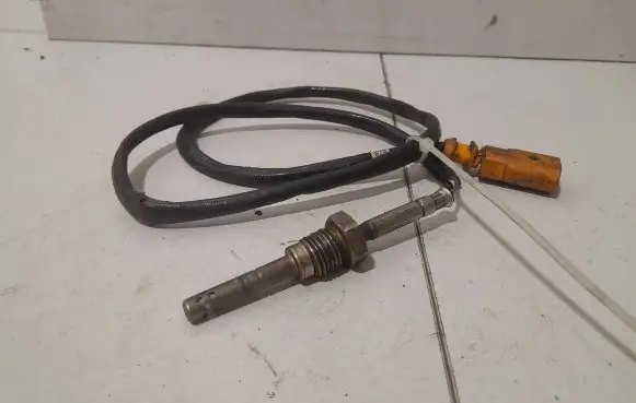Audi A4 S4 B8 8K Exhaust gas temperature sensor 03L906088CC
