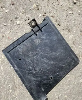 Volkswagen Transporter - Caravelle T5 Battery tray heat shield 7H0915438