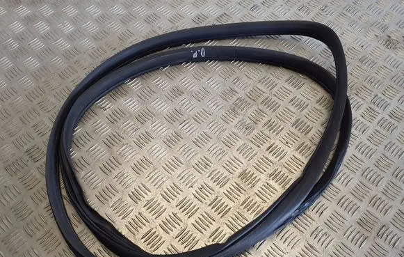 Honda CR-V Front door rubber seal 72315T1WA01
