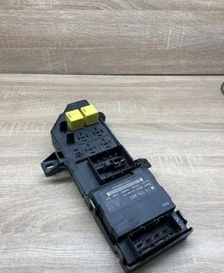Opel Signum Fuse module 13120953 24443147