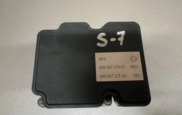 Skoda Fabia Mk2 (5J) ABS Pump 6R0907379AT 6R0907379AS 0001