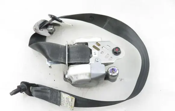 Hyundai i30 Front seatbelt 7P2620P 888102R900
