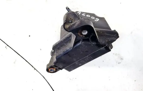 Vacuum air tank
