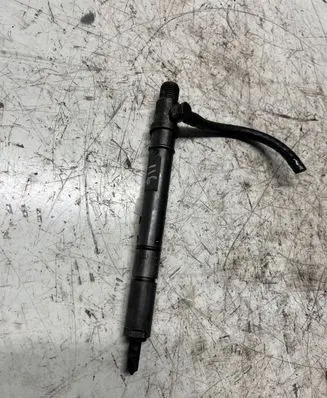 Audi A6 S6 C5 4B Fuel injector