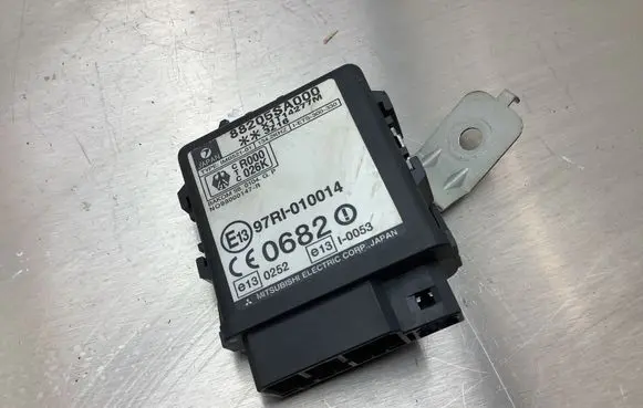 Subaru Forester SG Immobilizer control unit/module 88205SA000 97RI010014 X1T14277M