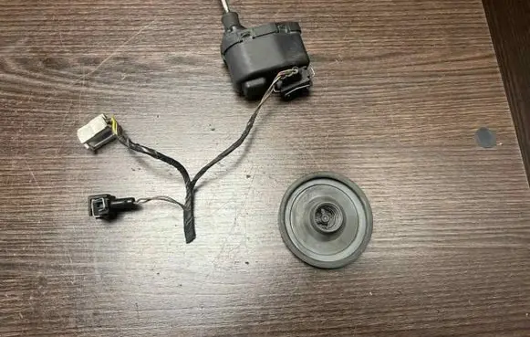 Headlight level adjustment motor