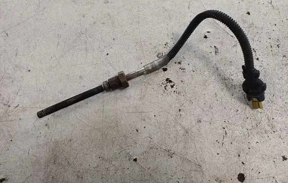 Mercedes-Benz C AMG W204 Exhaust gas temperature sensor A0009056504
