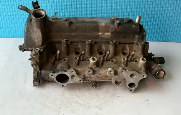 Toyota Yaris Engine head 1ND