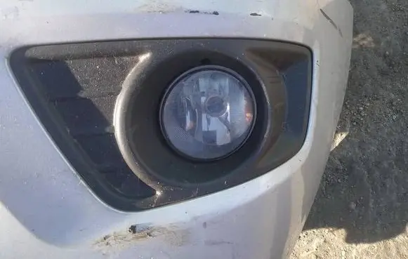 KIA Carens II Front bumper lower grill