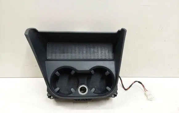 Cup holder front