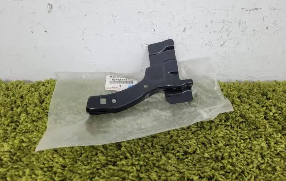 Toyota C-HR I Front bumper mounting bracket 52144-f4010