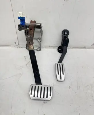 Tesla Model S Brake pedal 600645501A 6PV93337017