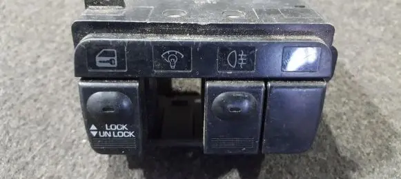 Fog light switch