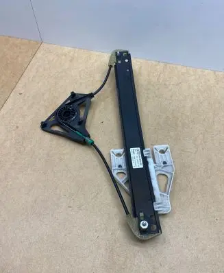 Rear window lifting mechanism without motor