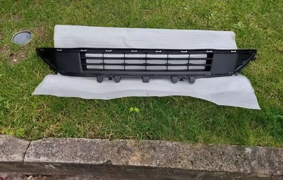 Opel Insignia B Front bumper lower grill 39161812