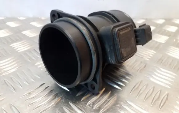 Nissan Juke I F15 Mass air flow meter 8200702517 5WK97021