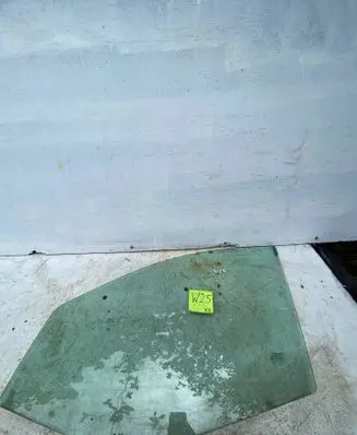 Fiat Panda II Front door window glass four-door 43R00351