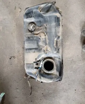 Suzuki Grand Vitara II Fuel tank 3684067J10
