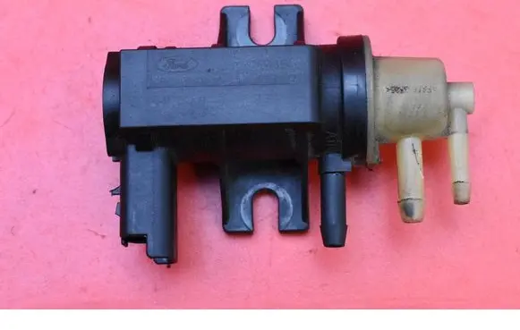 Ford Focus ST Vacuum valve CM5G9F490AA