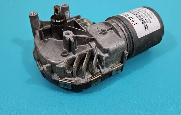 Skoda Octavia Mk2 (1Z) Wiper motor 0390241754 IMPRK1512802