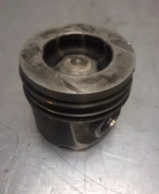Renault Master III Piston 85L145