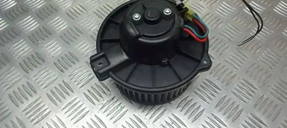 Mitsubishi Space Star Front door blower motor 0130111191