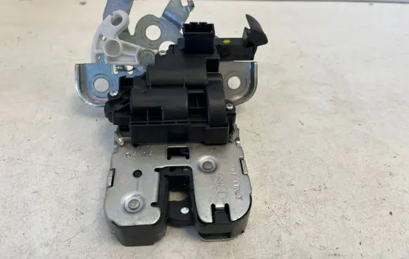 Skoda Octavia Mk3 (5E) Tailgate/trunk/boot lock/catch/latch 5E0827505