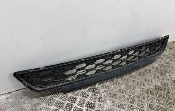 Ford Mustang VI Front bumper lower grill FR3B17K945 FR3B17K945ABW