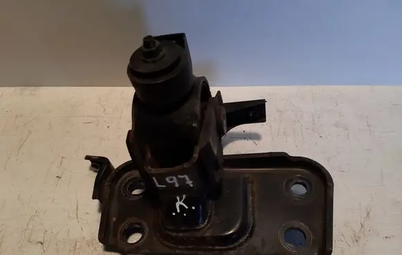 Toyota RAV 4 (XA30) Engine mount bracket