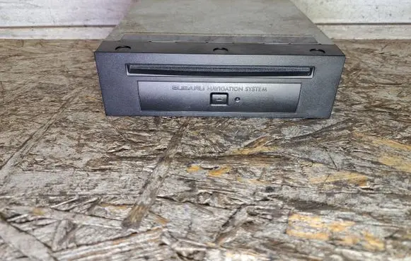 Subaru Forester SG Radio/CD/DVD/GPS head unit 86271SA030 T7300187 021719