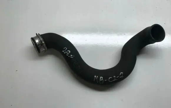 Mercedes-Benz C W204 Engine coolant pipe/hose A2045013082