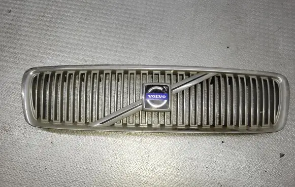 Front bumper upper radiator grill